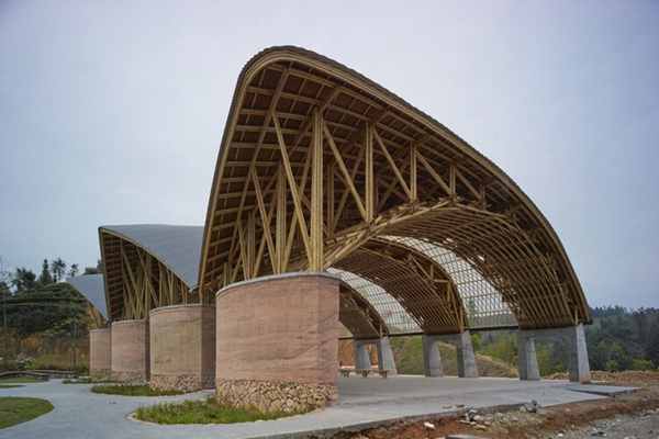 1993年 - 第一届星空体育博览会