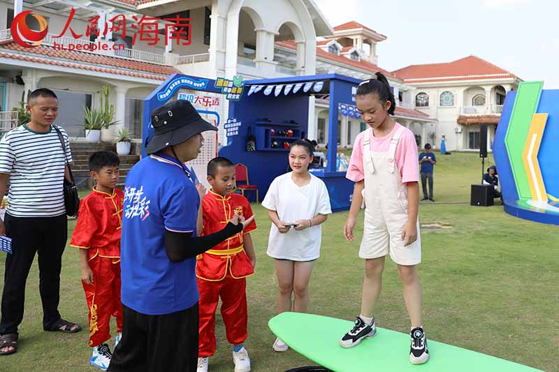 “迈开步动出彩”体彩品牌活动在海南万宁开展(图2)