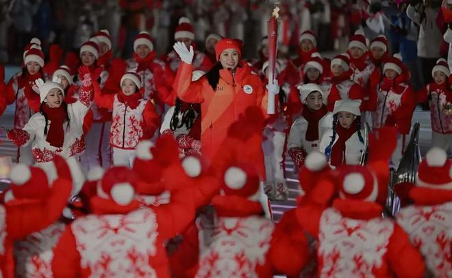 亚冬会开幕式火炬点燃瞬间震撼揭秘背后创意解锁体育新内涵(图3)