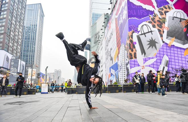 星空体育平台：2024圆满收官2025更加精彩！成都蝉联“年度体育城市”！(图8)