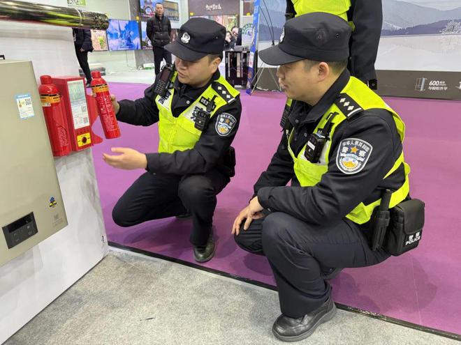 星空体育平台：“四叶草”2025年首展启幕！国展“袖珍”派出所九项举措护航展会全周期～(图4)