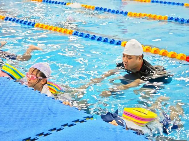 星空体育平台：花都135所校园体育设施开放全民共享“10分钟健身圈”(图2)