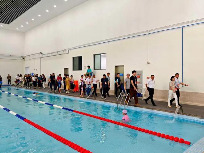 星空体育平台：花都135所校园体育设施开放全民共享“10分钟健身圈”(图6)