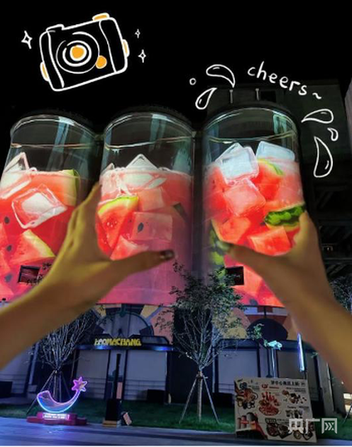 星空体育平台：打造多维体验空间驱动“光影经济”增长上海国际光影节徐汇分会场启幕(图2)