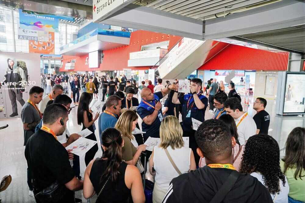 星空体育网站：第138届广交会第三期启幕：“智慧医疗”首秀惊艳“体育旋风”预热全运(图2)