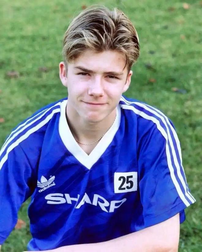 贝克汉姆获爵士头衔长子布鲁克林却不出席家族关系藏不住了(图4)