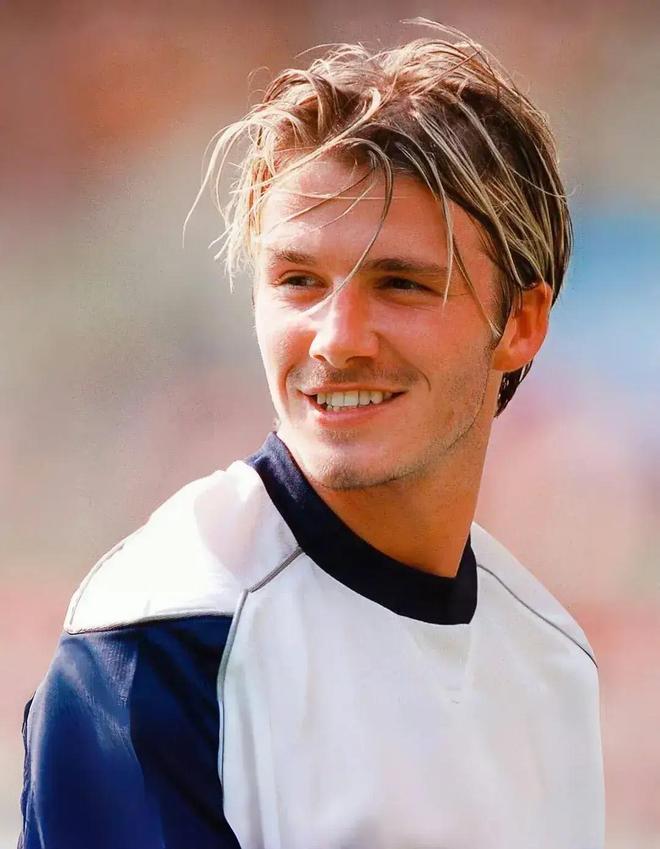 贝克汉姆获爵士头衔长子布鲁克林却不出席家族关系藏不住了(图2)