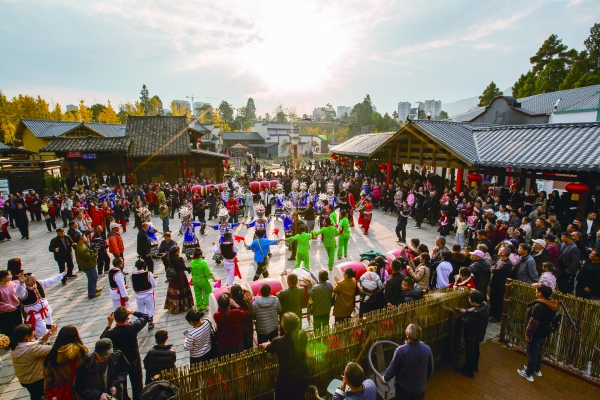 星空体育网站：酉水茶香润保靖今朝蝶变上层楼@湖南日报特刊(图5)