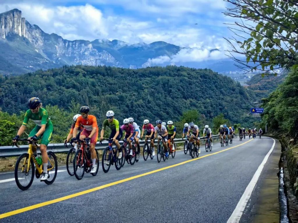 星空体育网址：“恩BA”又亮相湖北省全民健身公共服务“五到五边”交流活动在恩施举行(图4)