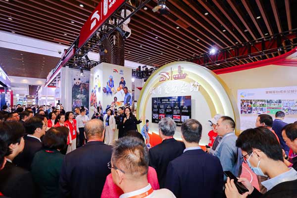 安踏集团参展中国慈展会 累计超过35亿捐赠助力慈善事业(图3)