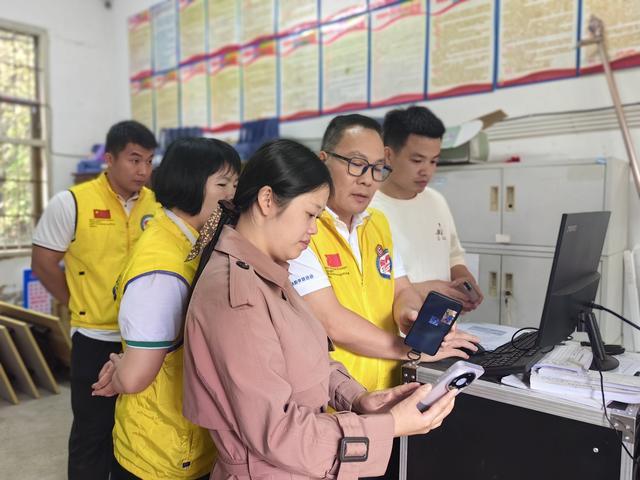 十余年坚守微光成星河(图2)